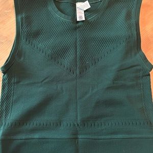 Athleta Work out Crop Top